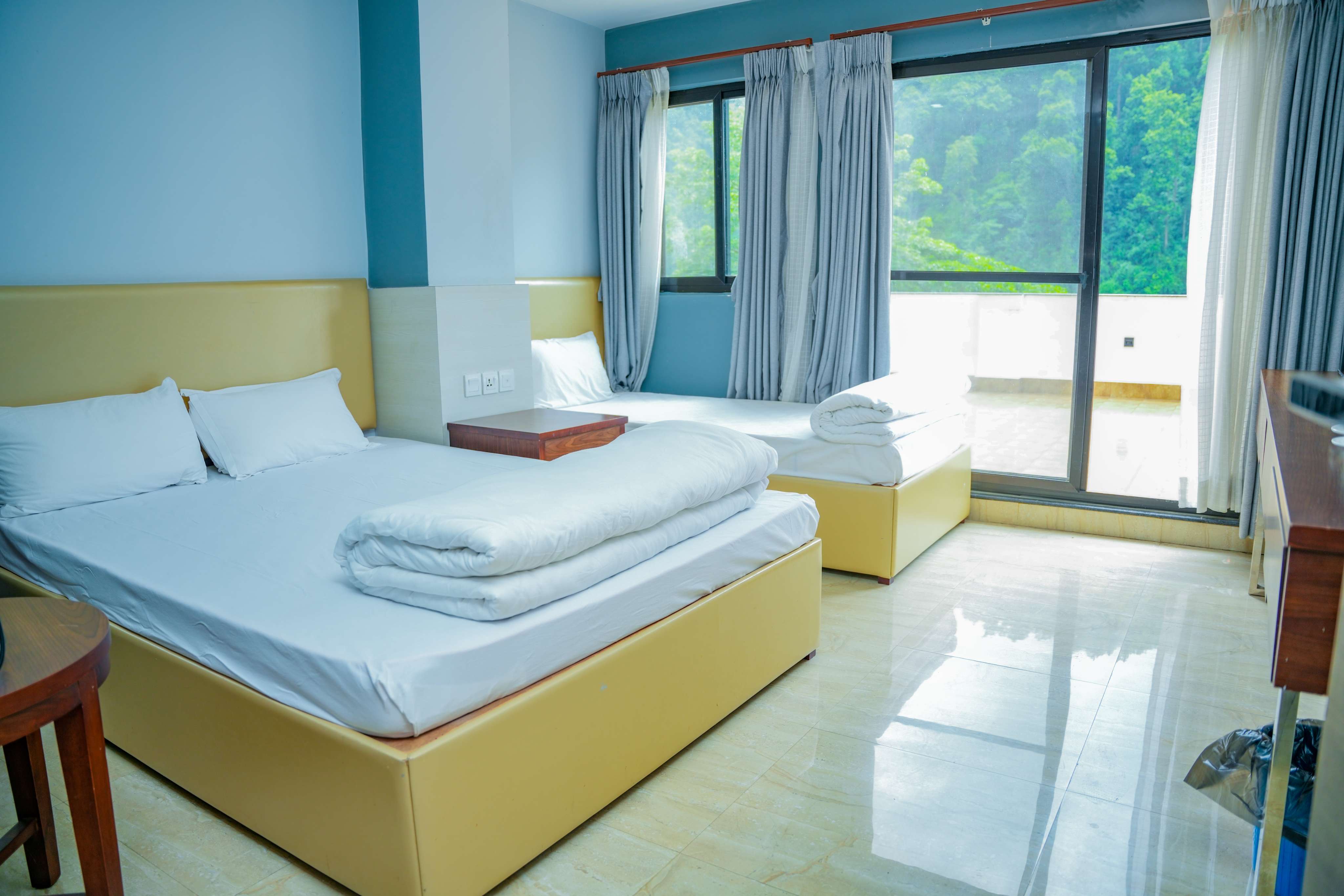 Semi-deluxe Suite